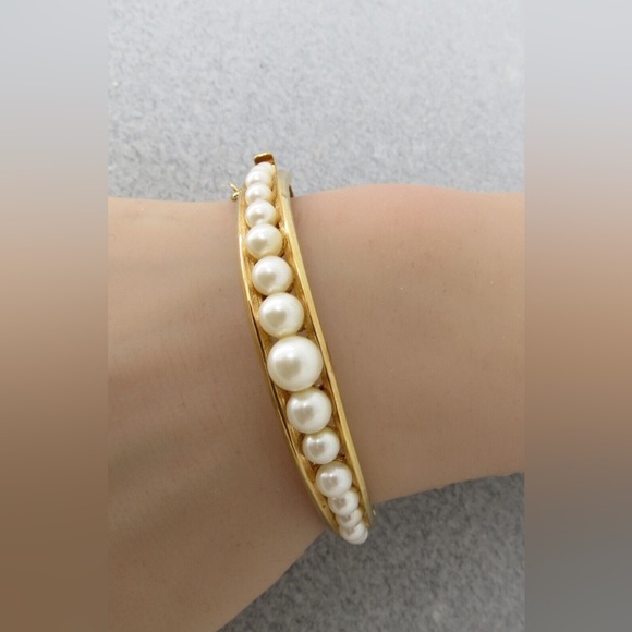 Vintage Craft Bracelet Gold Tone Faux Pearls hinge snap clasp Bracelet - Picture 12 of 14